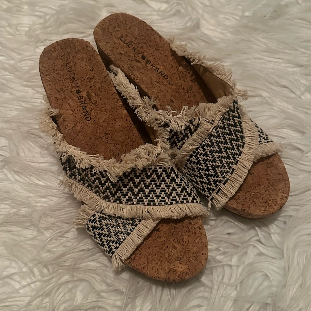 Lucky Brand Shoes Wedge Size 8 Women’s Sandal Cream Black